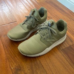 Green new balance 247 size 8